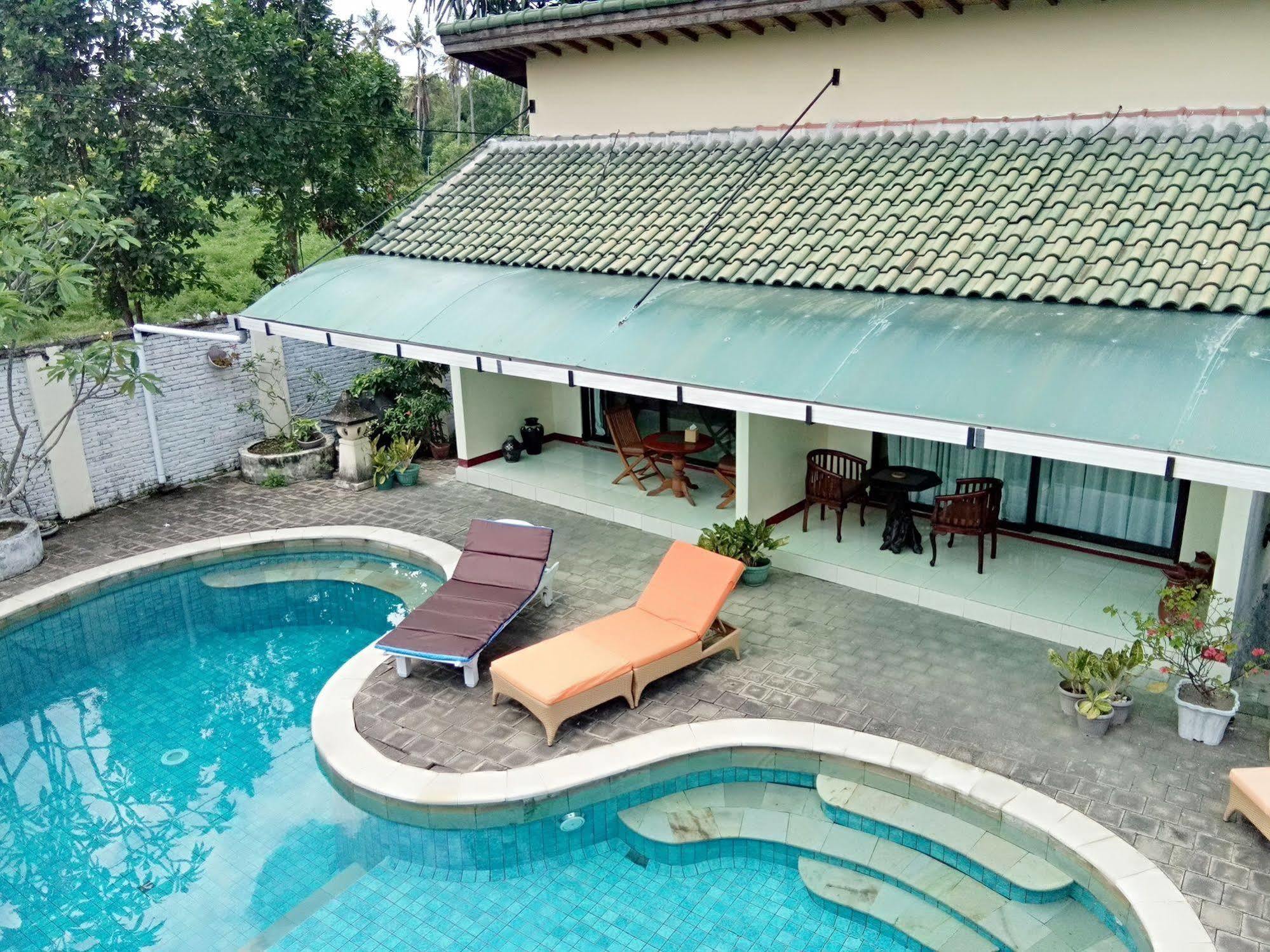 Villa Yukie Senggigi Montongbuwoh Exterior photo
