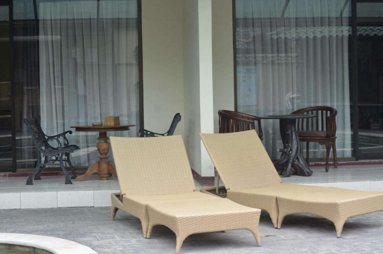 Villa Yukie Senggigi Montongbuwoh Exterior photo
