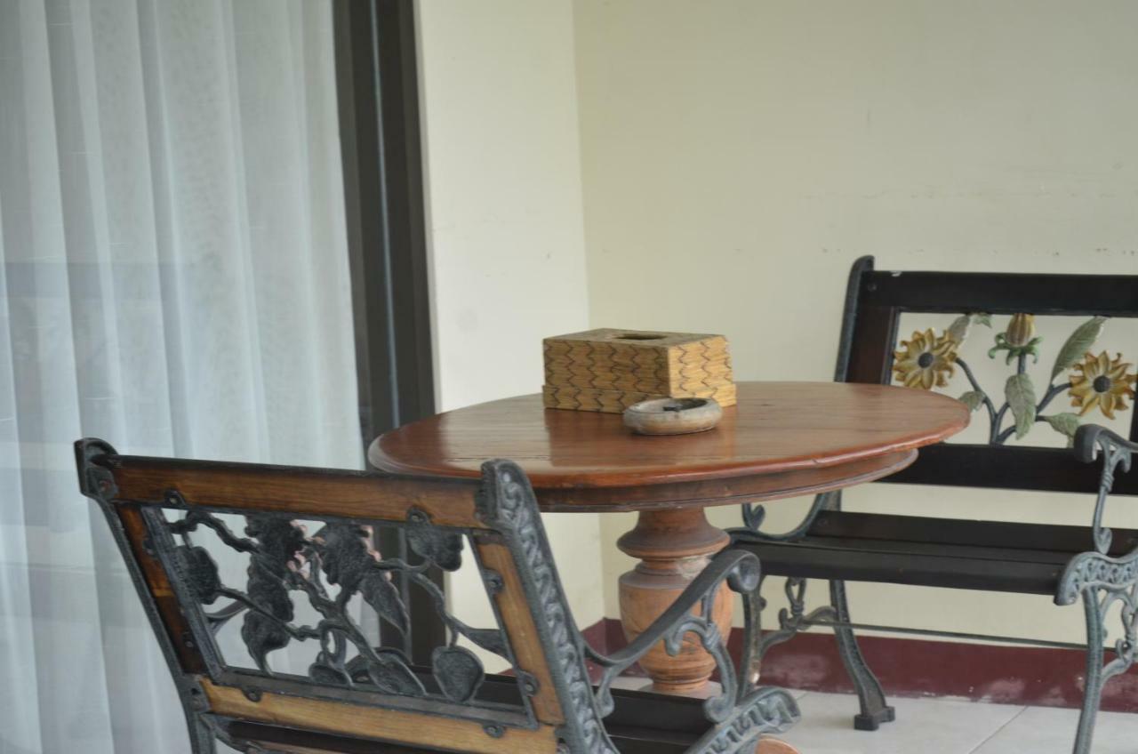 Villa Yukie Senggigi Montongbuwoh Exterior photo