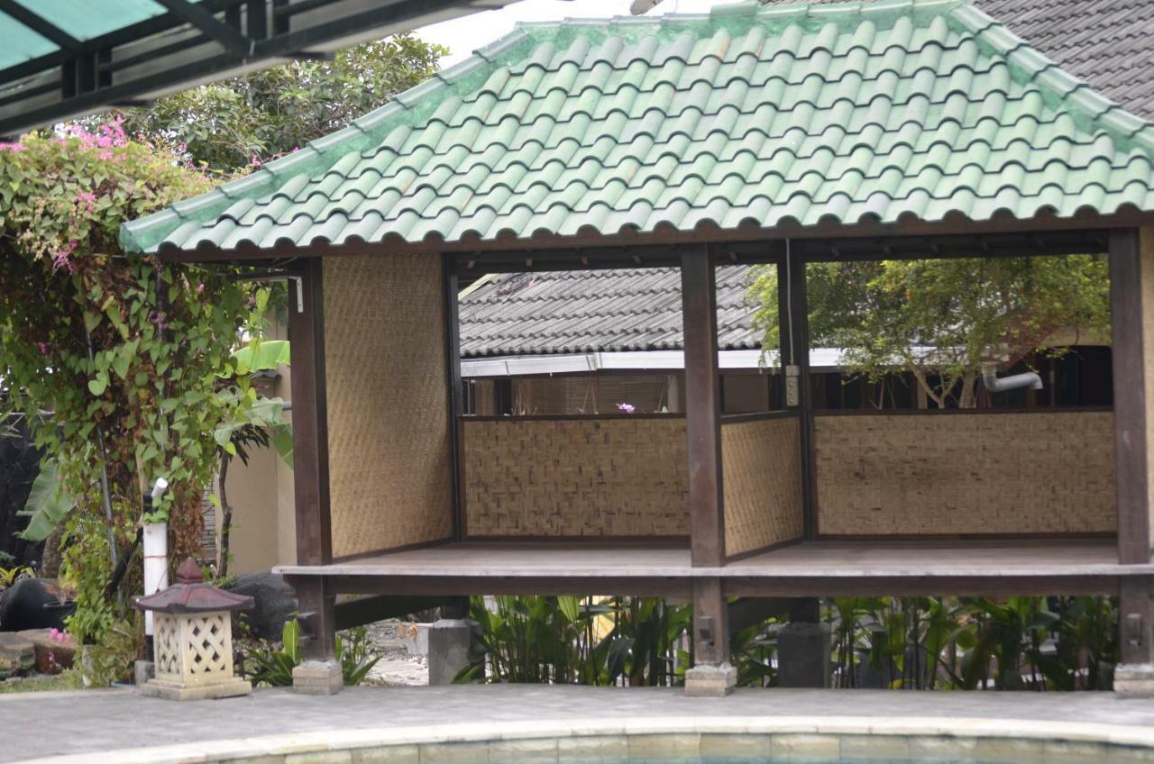 Villa Yukie Senggigi Montongbuwoh Exterior photo